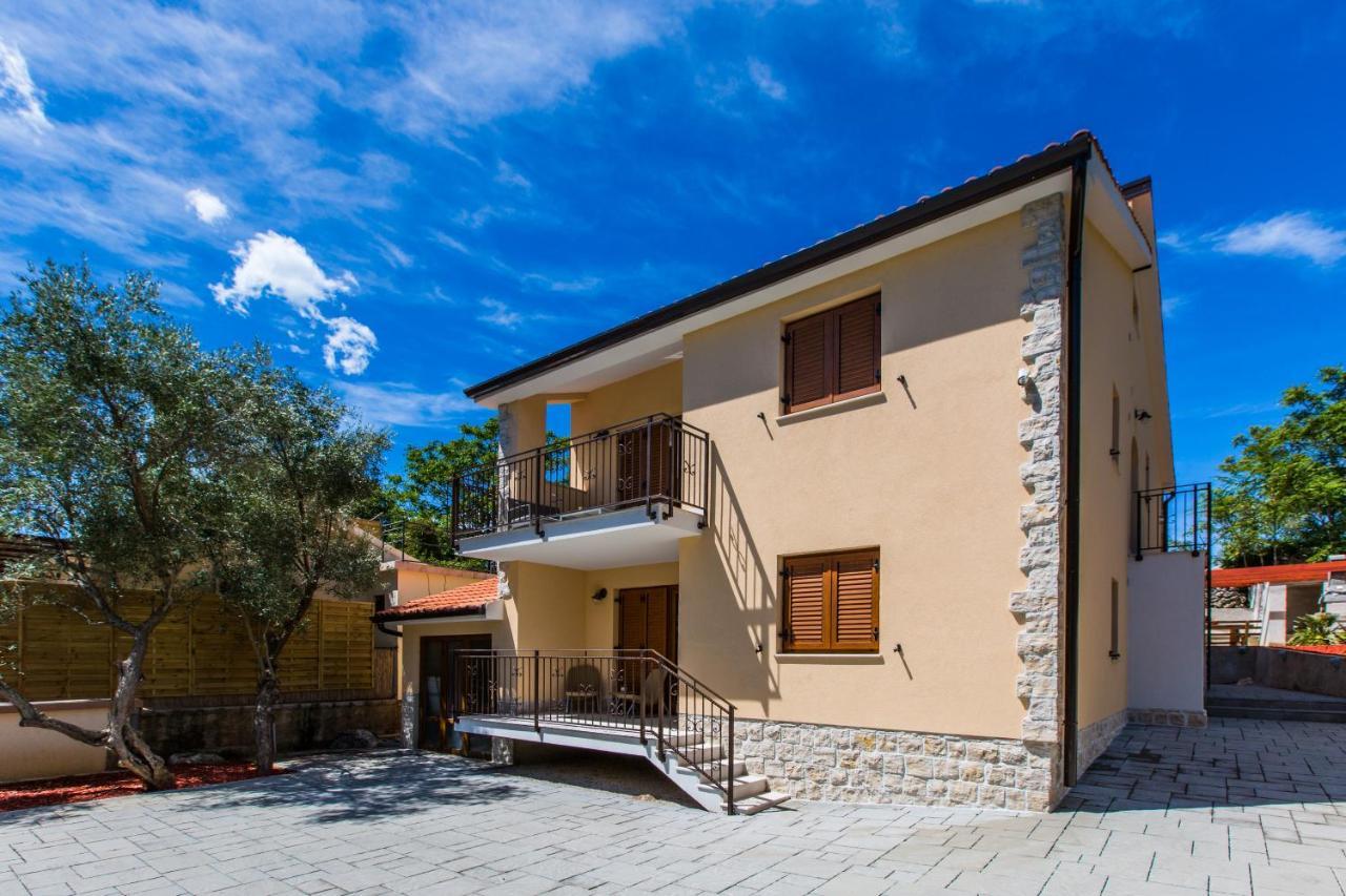 Apartments Villa Diamant With Pool & Whirlpool Čižići Kültér fotó