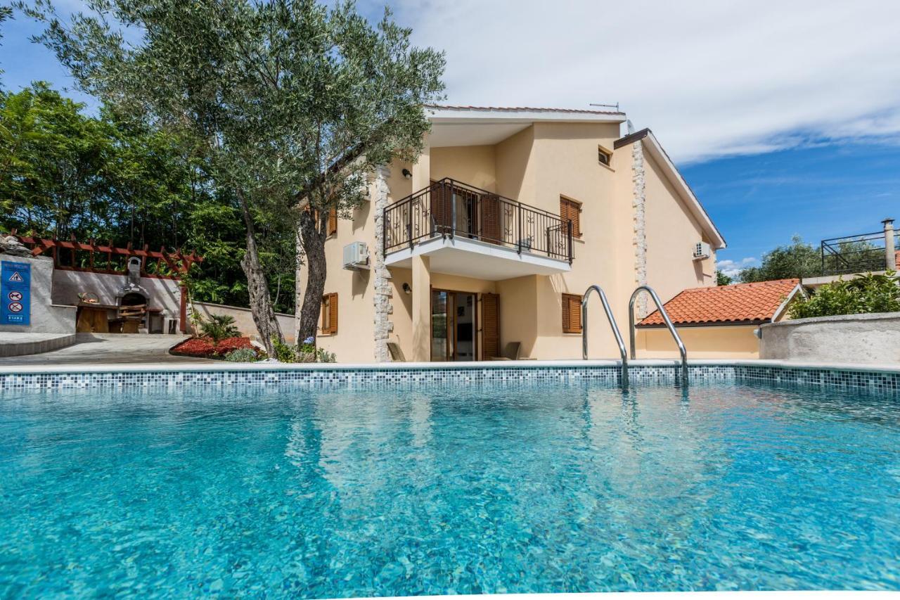 Apartments Villa Diamant With Pool & Whirlpool Čižići Kültér fotó